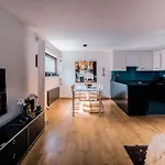 Cozy Family Friendly Stylish I View To Jungfrau & Maennlichen I Apartamento