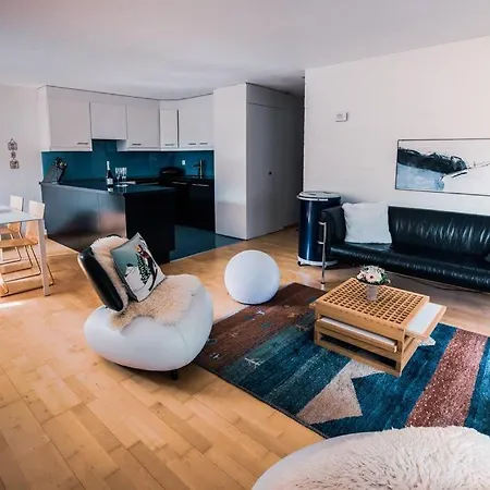 Central Cozy Family Friendly Stylish Apartment I View To Jungfrau & Maennlichen I Wengen *